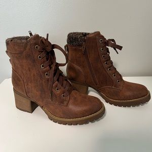 Women’s Carlos Santana Brown Boots Size 8